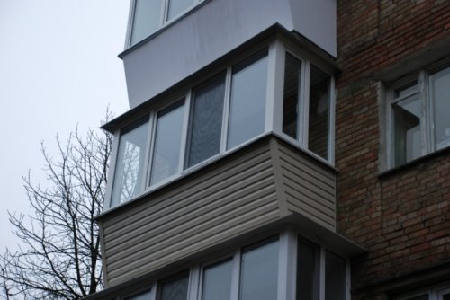 Виниловый сайдинг - отделка балкона